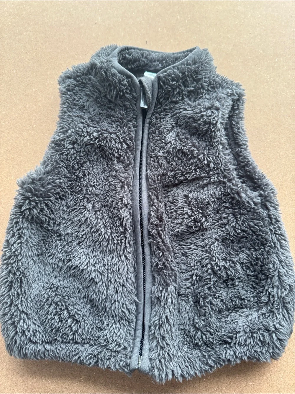 (2) Old Navy 12-18M - Kids Sherpa Vests- Navy and Cream + Grey. Smoke free home